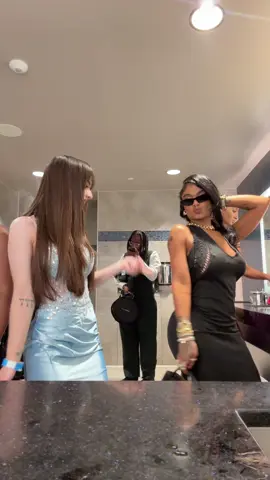 @Indialove #snowwcone #indialove #streameruniversity #trending #streamerprom #funnymike 
