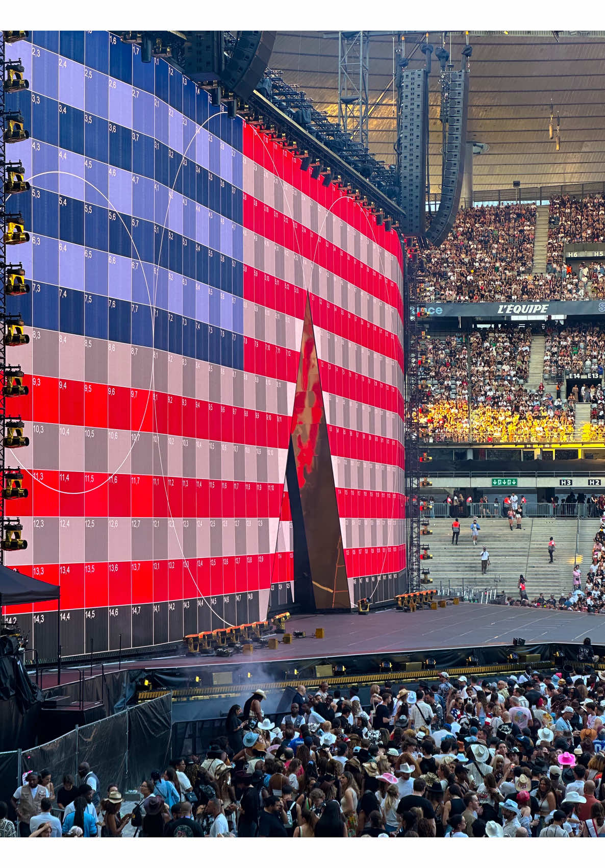 Cowboy Carter looks were 🔥 Beyoncé fans really showed up 🤠✨ #CowboyCarterTour #Beyoncé #ConcertFits #OOTD #FYP @Beyoncé 