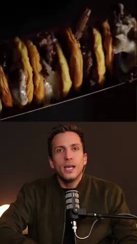 Las hamburguesas más pequeñas del mundo Slimmies creó bocados mini… y virales. No cambiaron el producto, cambiaron la presentación. Y eso fue suficiente para reinventarlo todo. ¿La lección? A veces no necesitas una gran idea. Solo una forma distinta de presentarla. Síguenos para más ideas de negocio como esta.