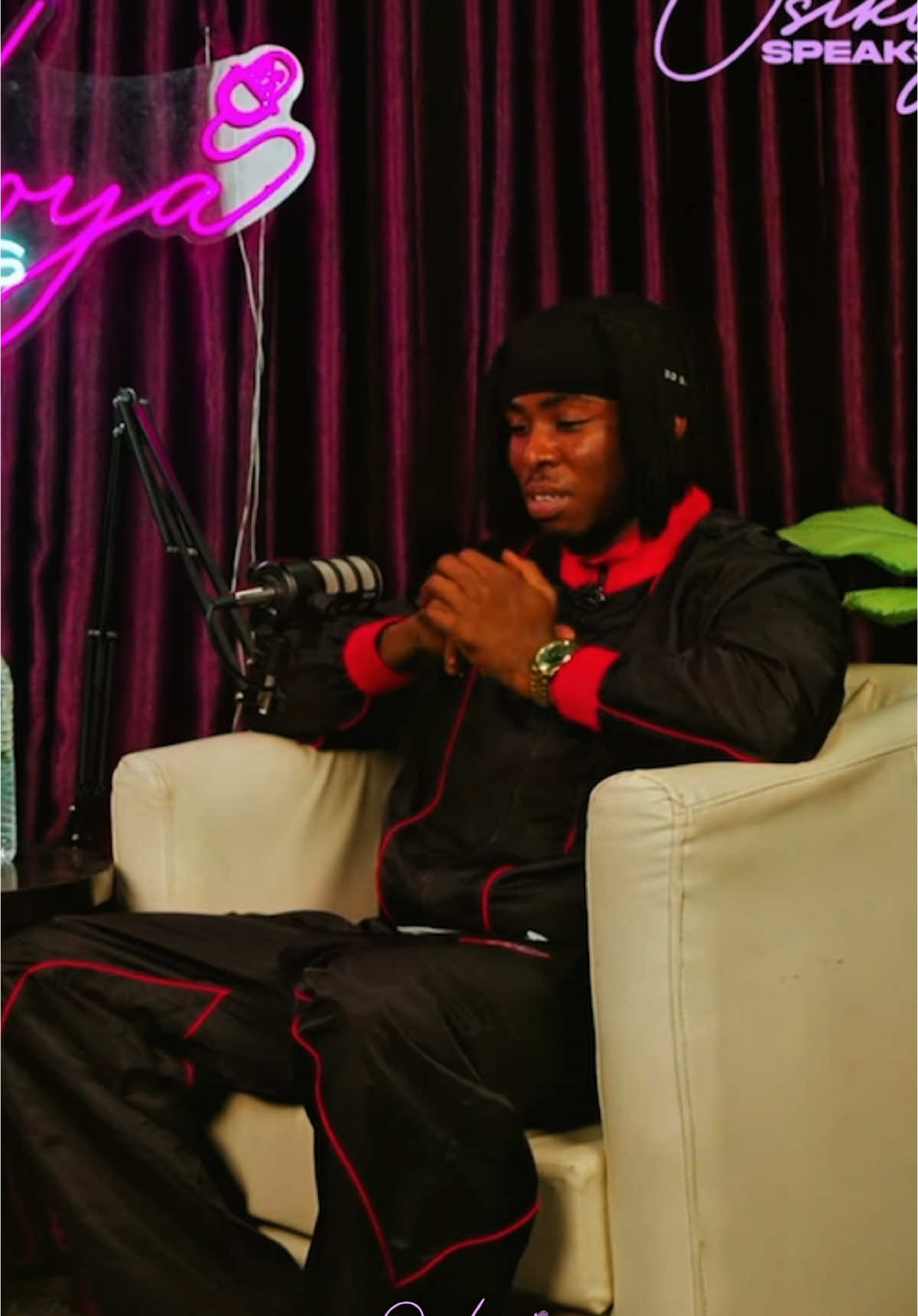 Here are our top 3 favorite @FolaPonDis & @Bella Shmurda collabs 🔥 Which one’s your fave? Watch the full episode with FOLA link’s in our bio! #OsikoyaSpeaks #Folapondis #BellaShmurda