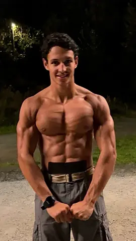 PAS BESOIN SE MACHINE 🥷🏽 #streetworkout #abs #coaching #discipline 