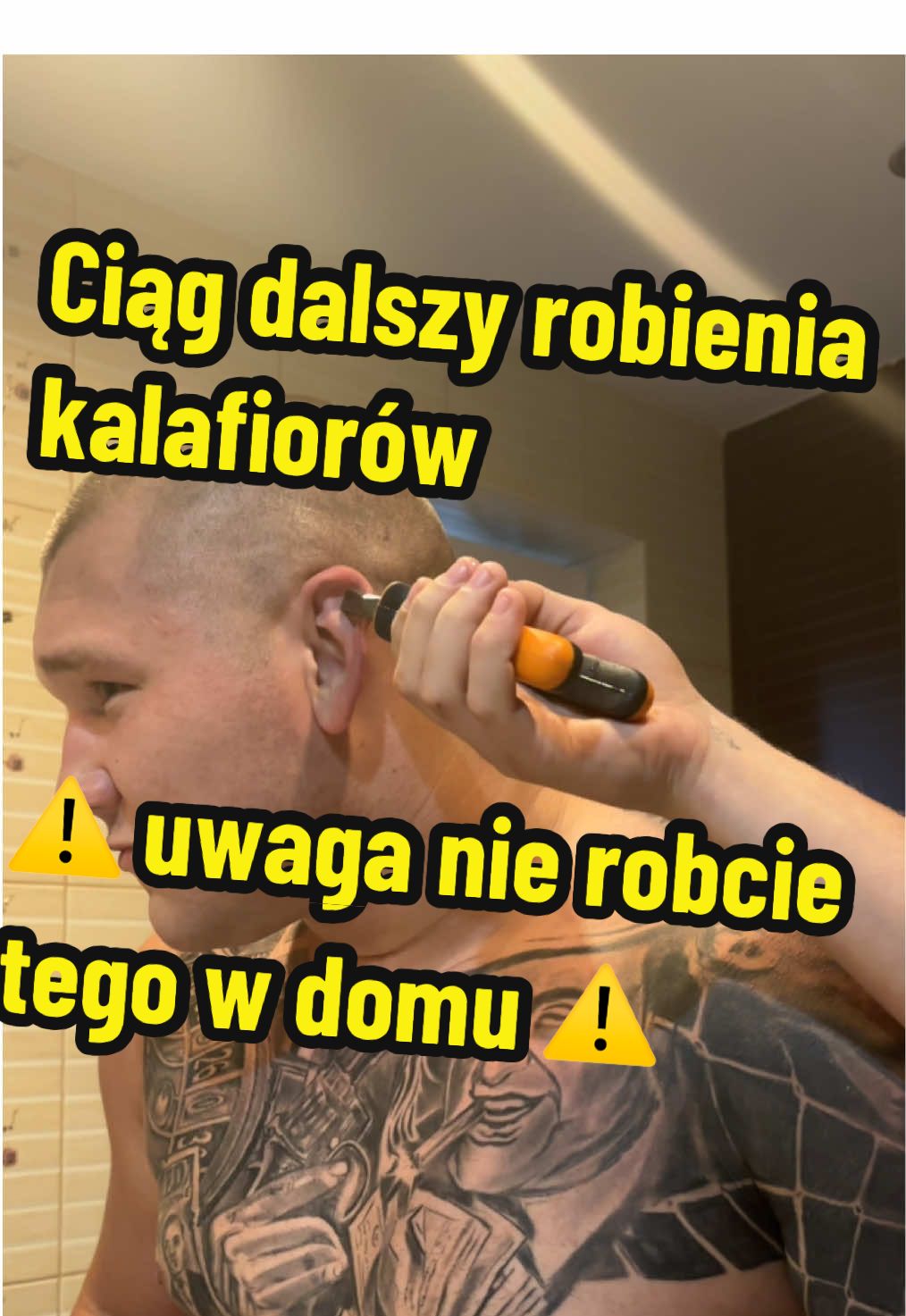 Ciąg dalszy robienia kalafiorów #kalafior #kalafiory #mma #zapasy #kąbinerki #fyp #dc #smiesznefilmiki #alakurwa #boli UWAGA W FILMIE WYSTAPUJE AKTOR WIE CO ROBI TO WSZYSTKO JEST REŻYSEROWANE NIE ZGŁASZAĆ FAKEN!!!