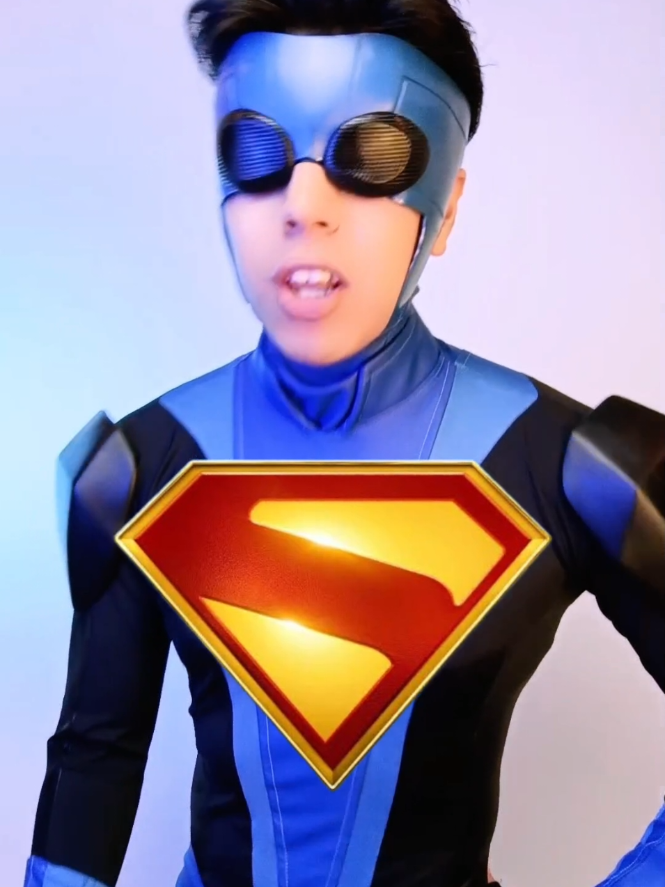 Esto es lo único que le cambiaría al traje del nuevo Superman UuU #cosplay #invincible #superman 