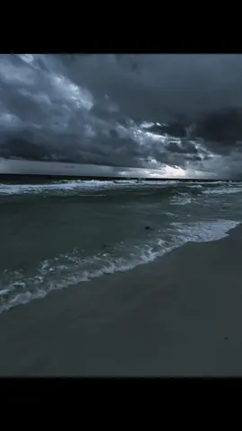 I think I already posted this photo but whatever #scenery #beautiful #beautifulsky #niceview #fyp #gloomy #greysky #graysky #dark #darksky #clouds #cloud #cloudy #ocean #beach #calm #chill #peace #peaceful