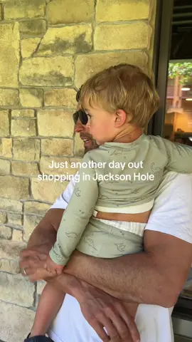 Just causally running into a moose outside a store😂🫎 #moose #jacksonhole #wyominglife 