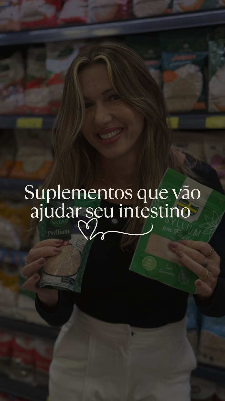 Você cuida do que entra no seu prato… mas e do que acontece depois que você come? Se o seu intestino está inflamado, nenhum plano alimentar funciona como deveria. ⠀ 👉 Inchaço constante 👉 Barriga estufada mesmo comendo pouco 👉 Dificuldade de emagrecer ⠀ Esses sinais podem ser reflexo de um intestino que precisa de ajuda. E é aí que entram os suplementos certos: fibras, probióticos, glutamina e magnésio podem transformar a sua rotina — e o seu resultado. ⠀ 💬 Quer saber o que suplementar de acordo com as suas necessidades? Clique no link da bio e agende uma avaliação 🥰