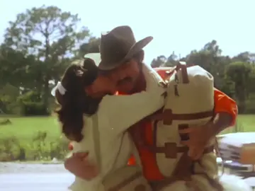 #smokeyandthebandit #edit #70s #movie #film #fyp #aestheticedits #aesthetic #sallyfield #burtreynolds #smokeyandthebanditedit #70smovies #70sfilm #cowboy #70saesthetic #viral #trending #fleetwoodmac #tellmelies 