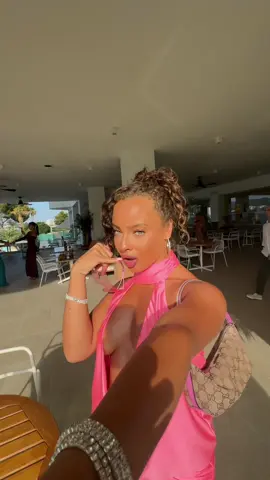 2000s entered the chat 