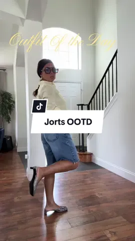 Wearing Jorts as a 40 yo mom… YES WE CAN!✨✨ @Walmart @Amazon  #OOTD #fitcheck #whatiworetoday #whatiwore #jorts #streetwear #streetsyyle #thriftedfashion 