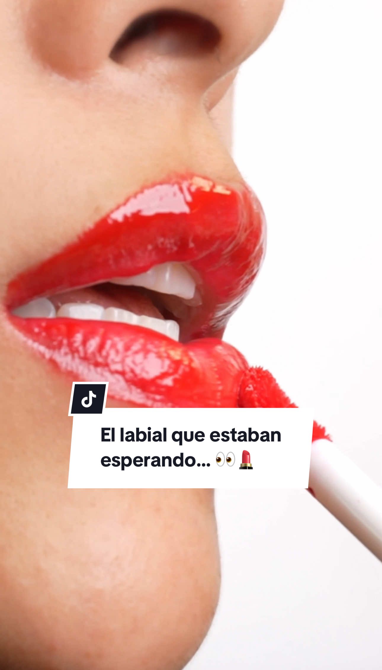 ¿Labios voluminosos en segundos? No se diga más. 🙂‍↕️👌🏼 #glossylips #gloss #brillolabial 