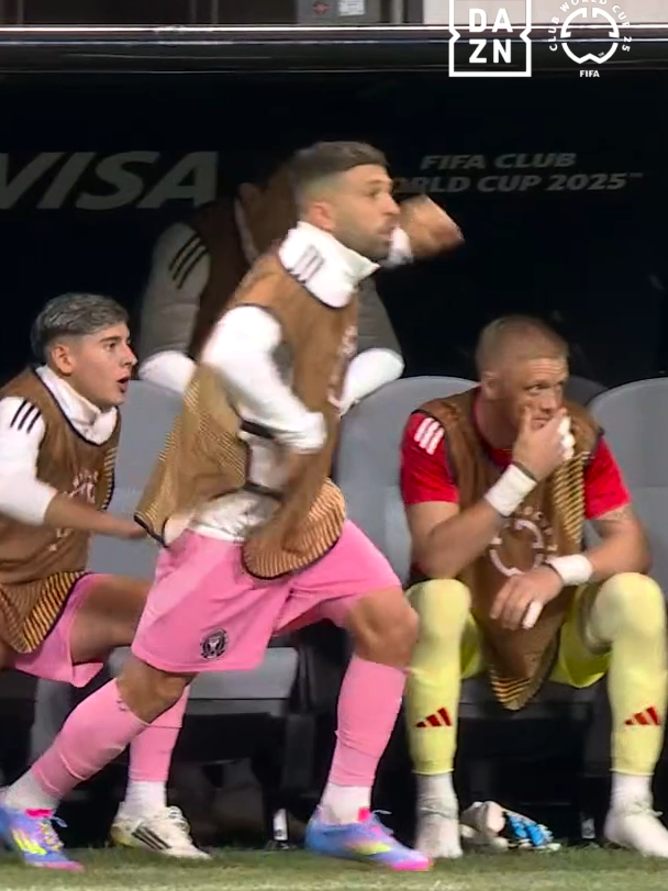 La reacción de Jordi Alba al gol de Messi 😍🔥 @fifaclubworldcup | Todos los partidos gratis en http://DAZN.com | #FIFACWC #TakeItToTheWorld #TikTokDeportes #tiktokfootballacademy #FCWC #DAZN #futbol⚽️