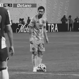 حبيبي من دون الناس!  #football #messi 