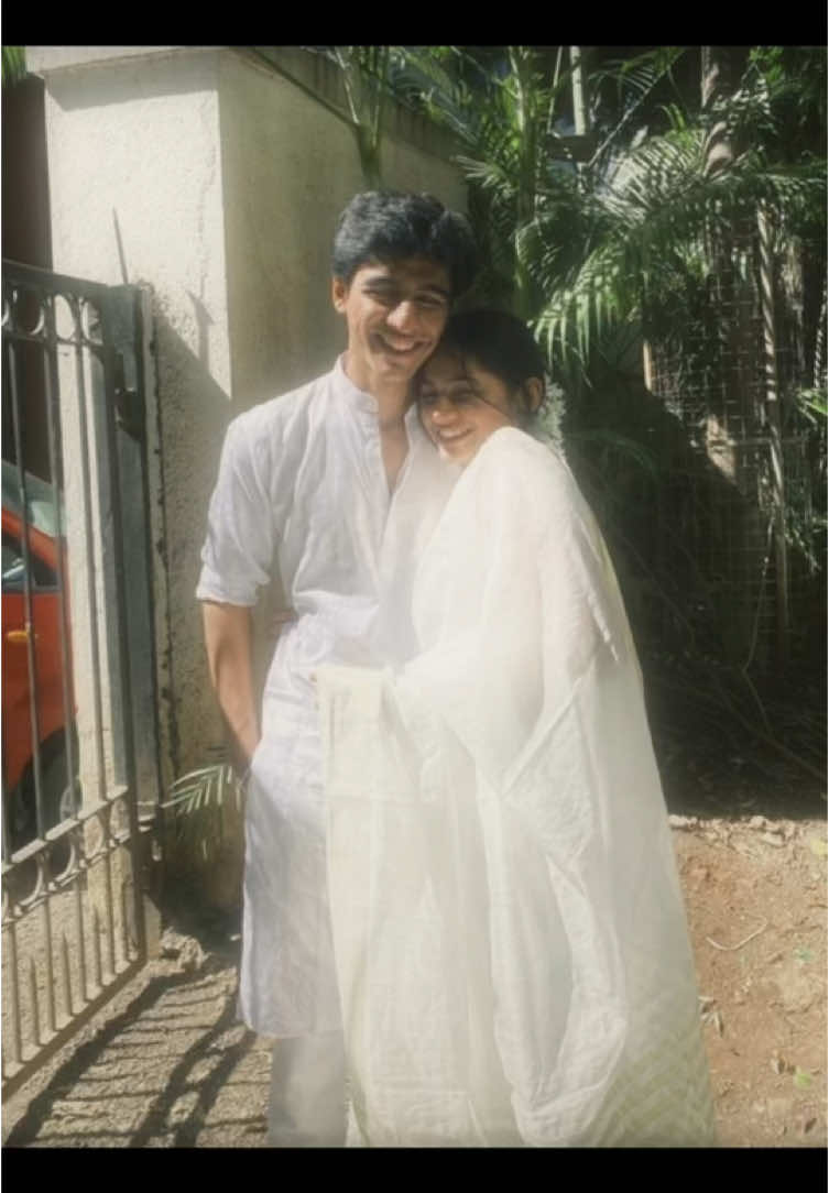 Desi love🪷 >>> | #desicouple #southasianlove #desivibes #foryou #viralvideos #loveinourculture #CapCut 