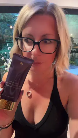 Body camouflage make up with brush perfect for covering up scars blemishes or just even out the timelines #Beauty #MakeUp #BodyCamouflage #TiktokMadeMeBuyIt #SummerSale #GlowUp 