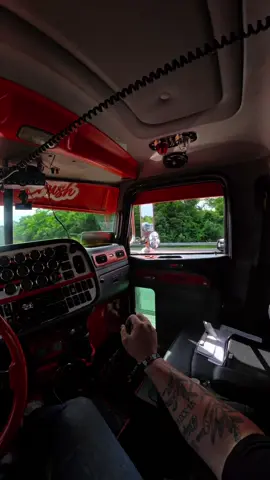 I was trying to get a good video of bombing the hill going into Cincinnati, Ohio, but that didn’t work out #fyp #orangecrush #peterbilt #peterbilt389 #jakebrakes #truckersoftiktok #trucksoftiktok #steelhauler #leftlanegang 