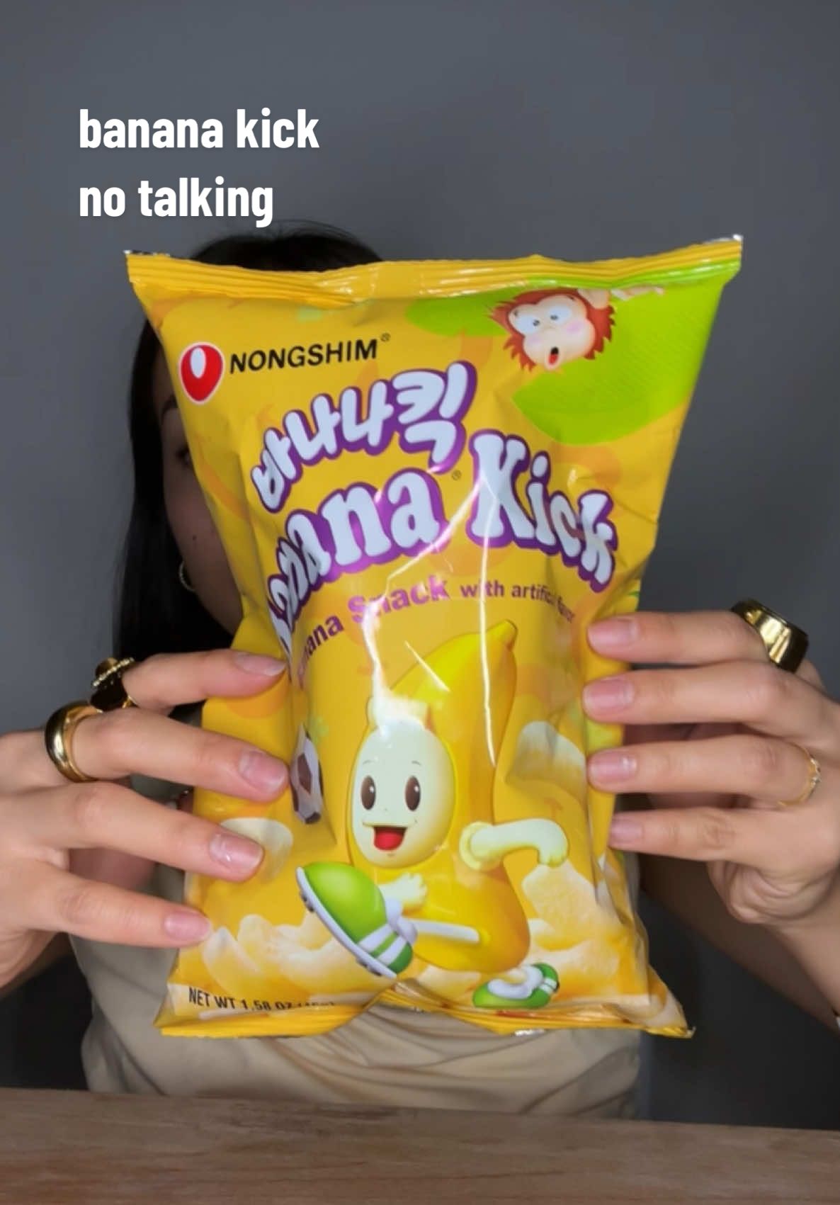 my new snack atm 🍌  #bananakick #koreansnacks #nongshim #koreanfood #mukbang #asmr #eatingshow #eatingsounds #food #Foodie #FoodTok #matcha #mukbang #rating #snacks #fyp 