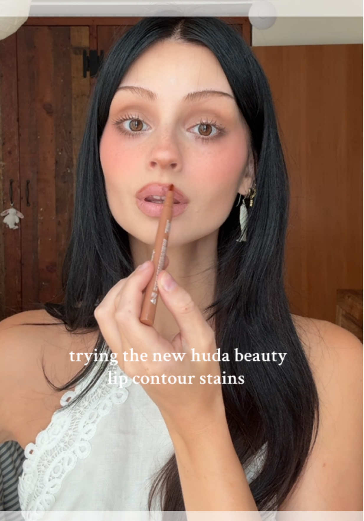 you guys know how much i love a lil stain!! i give the huda beauty ones a 10/10 they’re so insane #lipstain #hudabeauty #lipcombo 