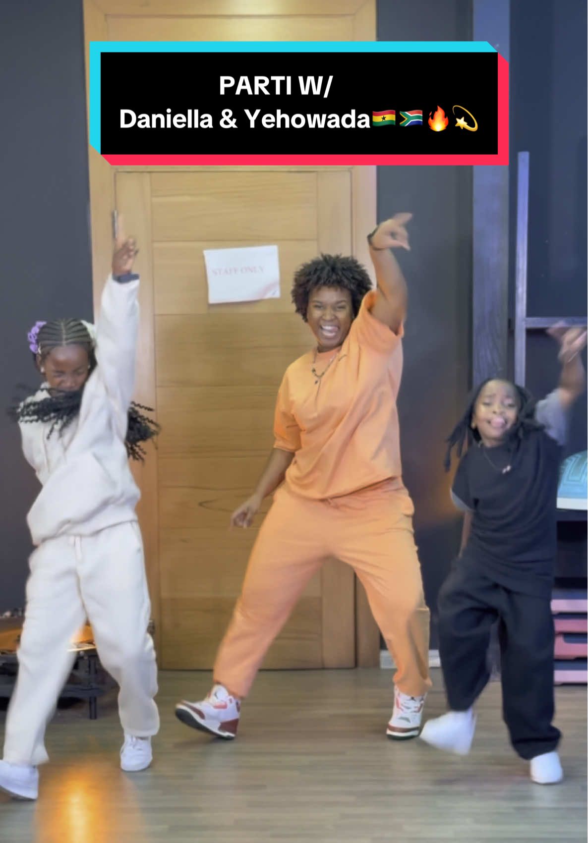 Attitude, Energy, Confidence, Facial expressions, Flair, Beauty? You name it! My baby stars got it all!😍💃🏽🔥🌟 Cc: @CENTY DANIELLA @twofingers _1 @Afrostar Kids Academy 🩷🩵🌟  🎶: @Kamogelo Mphela 🎭  #afronitaaa #stargyal #afrostarkidsacademy #amapiano