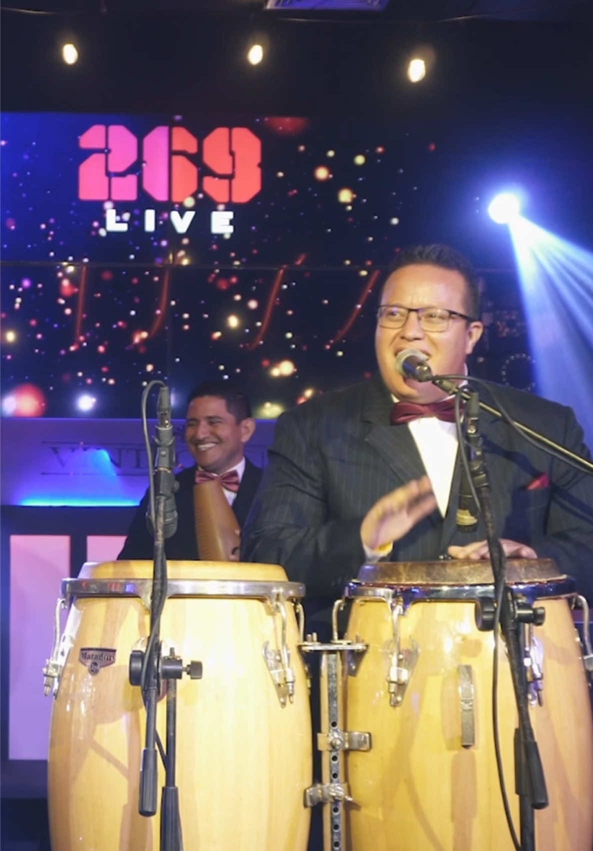 Disfrutando del Tributo a Los Blanco con @Retro Blanco venezuela en las instalaciones de @vintageclubpf  #RetroBlanco #LosBlanco #TributoALosBlanco 