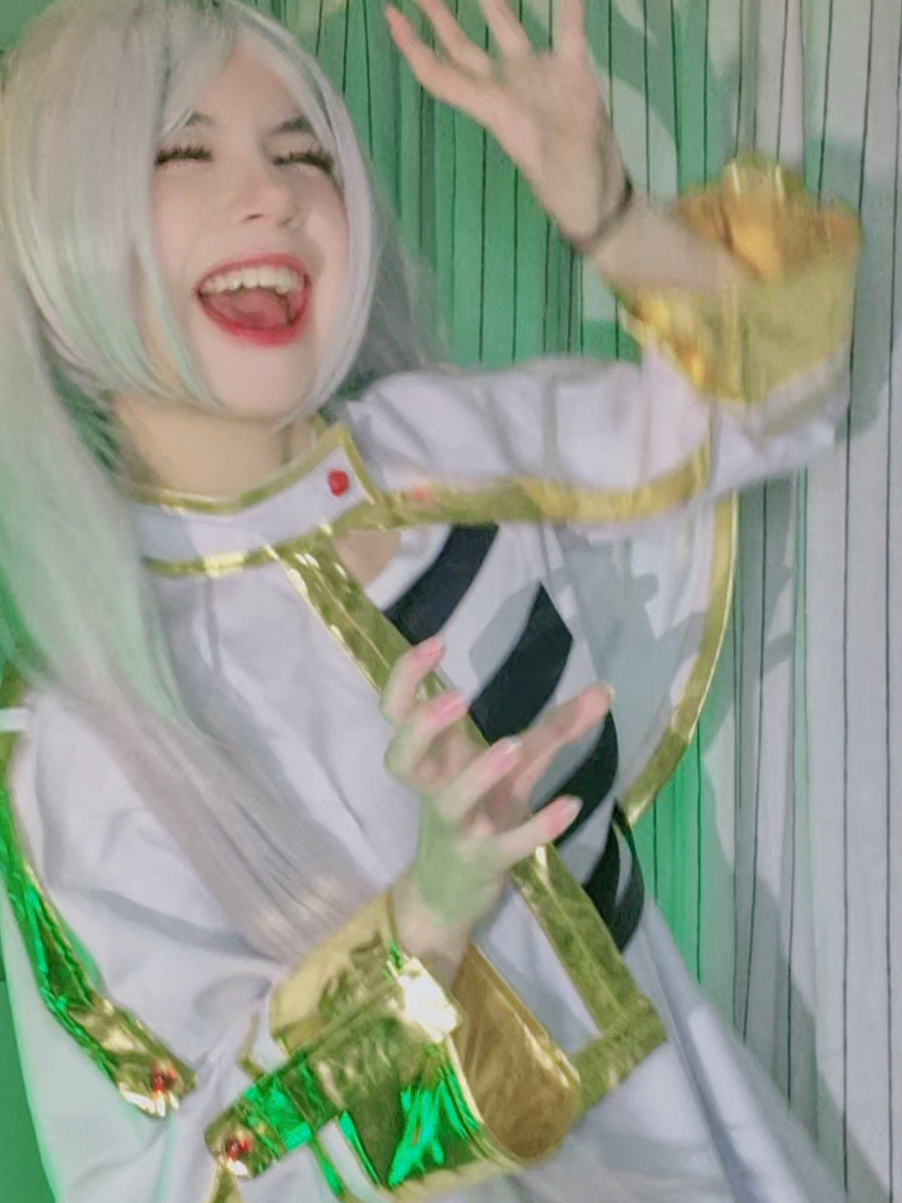 ¿Cuál risa le queda mejor a la Frieren? jajaja (*≧∀≦*)🌸💫 Muajajaja #frierencosplay #cosplayfrieren #frierenanime #frierencosplayer #cosplaymeme #cosplaytrend #animememe #sosounofrieren #fern #himmel #trendtiktok #frieren #frierenedit #sishumii 