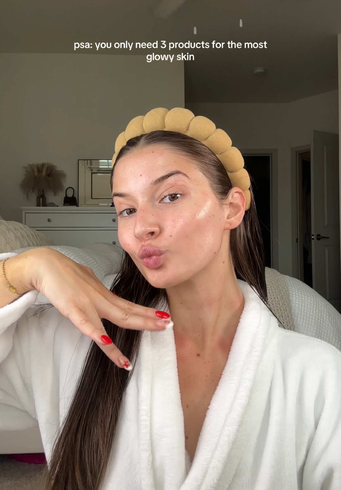 My skin has actually never felt & looked better. @SkinCeuticals @LaRochePosayUS @Tatcha US  #skincare #skin #glassskin #glowyskin #skincareroutine 