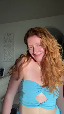 got just enough sunburn  #sunburn #redheadthriving #floridagirl #dressedup #florida #floridagirls #blancobynature @blancobynature 