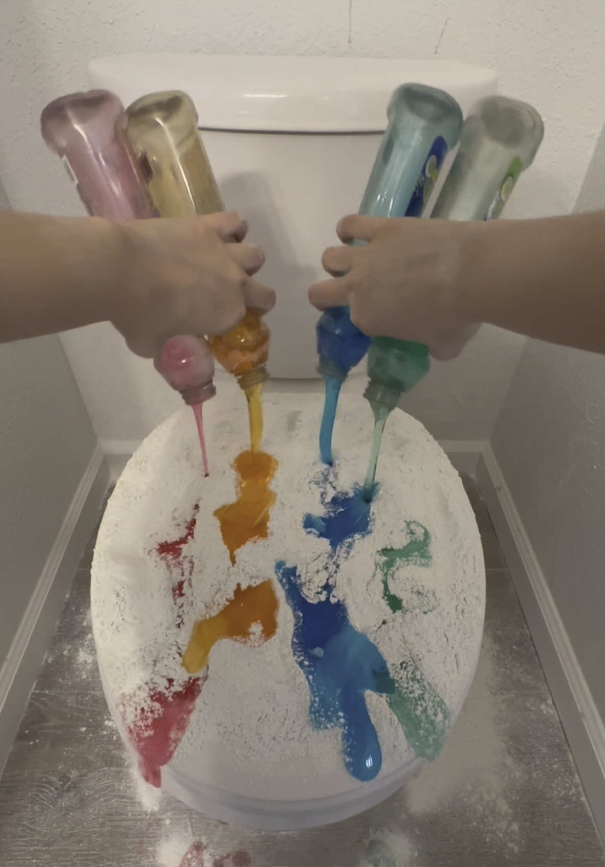 Pt2 with more water. Small clean up at the end. Love that Ajax soap 😍 should I do a mop video with them? ❤️💛💙💚 #cleaning #powder #cleaner #comet #soap #toilet #toiletcleaner #scrub #dishsoap #scrubdaddy #asmr 
