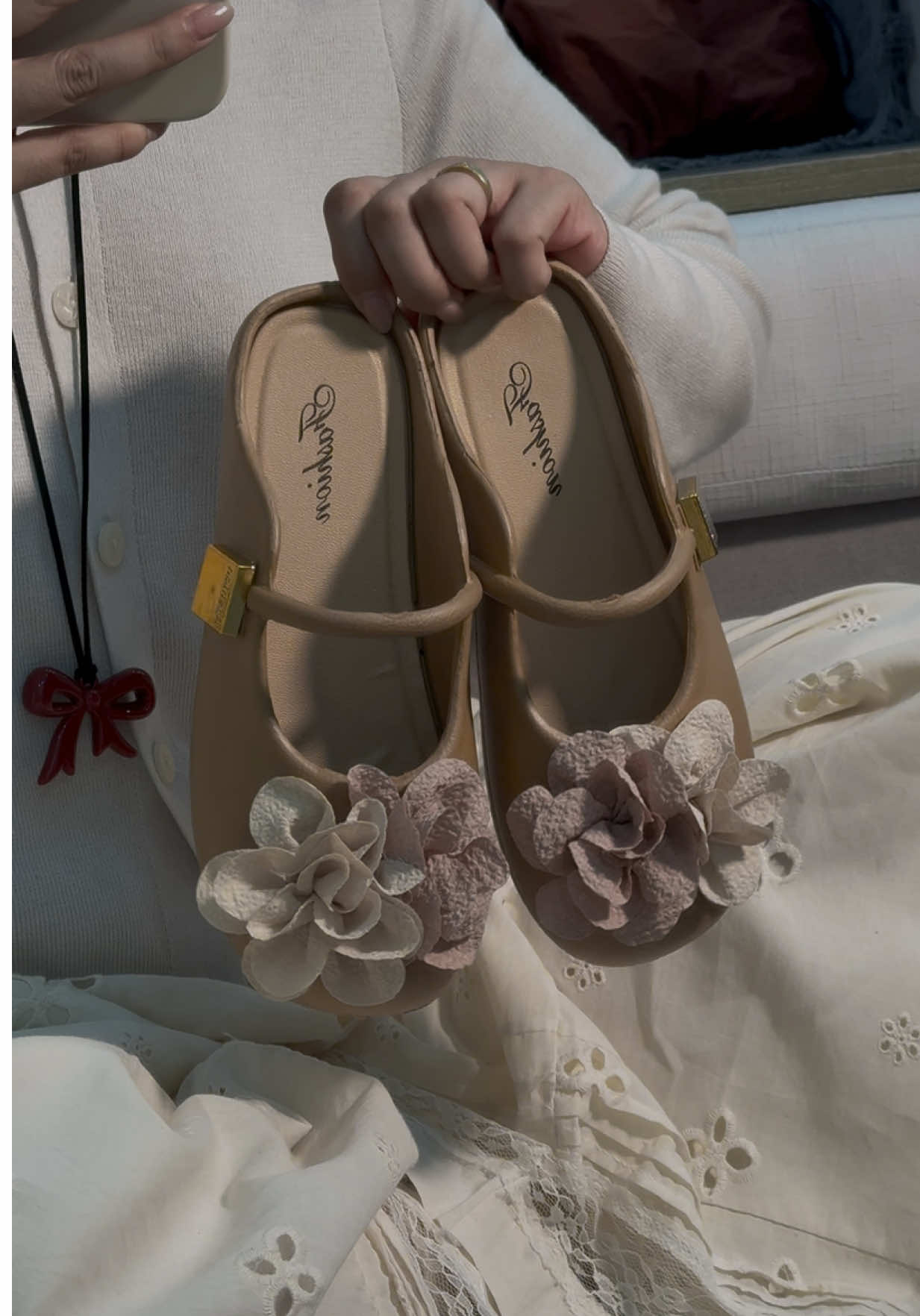 Chưa tới 60k mà xinh quá điiiii @Là Myn Đây ✌️ #xuhuong #giayxinh  #unbox #unboxing #xh #sandal #depquaihau #goclamdep #thoitrang  #fashion #review #giaydep #giaysandal #depsandal  #giayxinh #giaydepnu #sandal #sucnu #giaysuc #depsuc #giaybupbe #giaybet #giaynu #depnu 