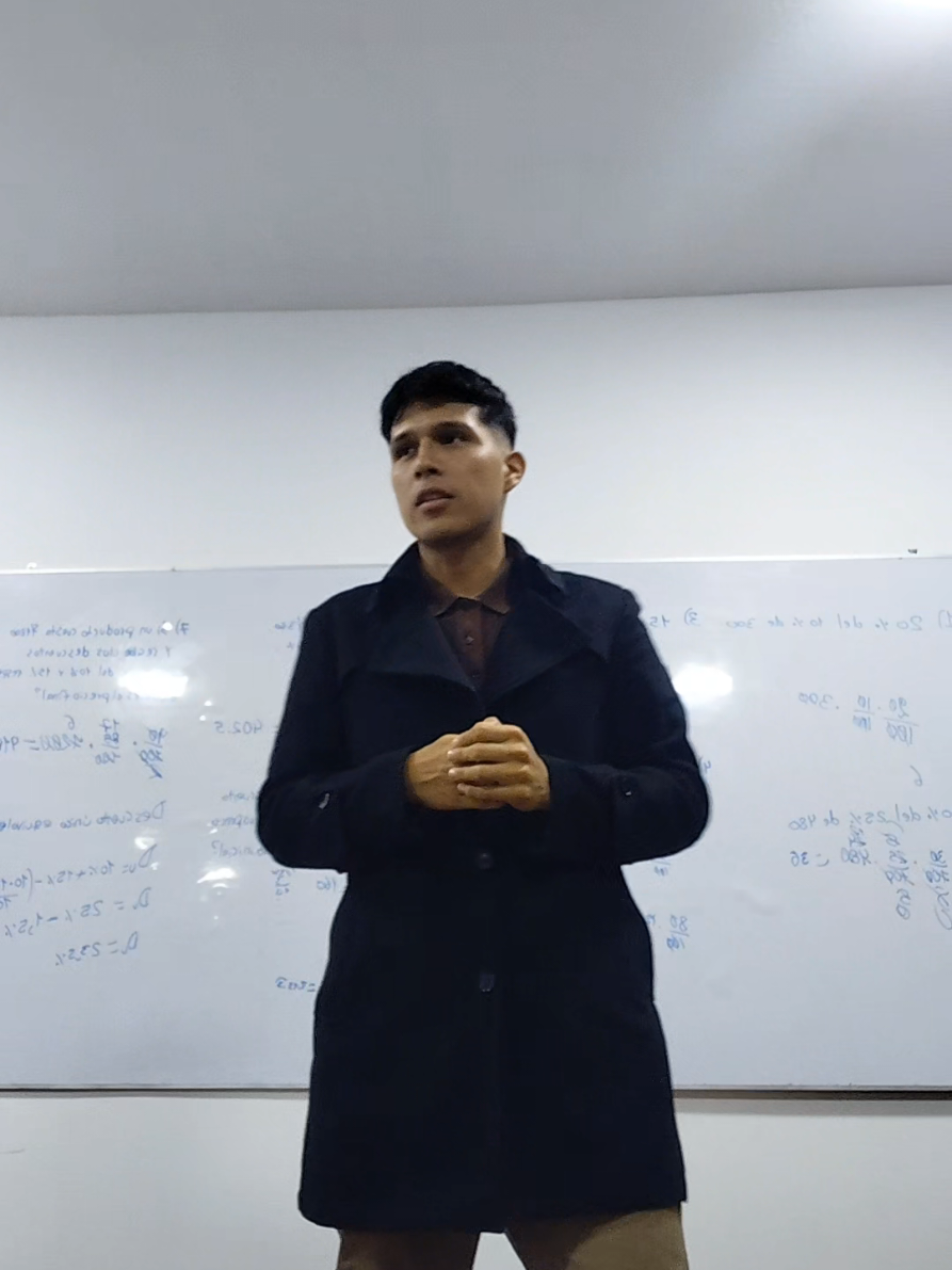 Enseñando con estilo 🫡 #paratiiiiiiiiiiiiiiiiiiiiiiiiiiiiiii #fyp #outfit #profe #maths 