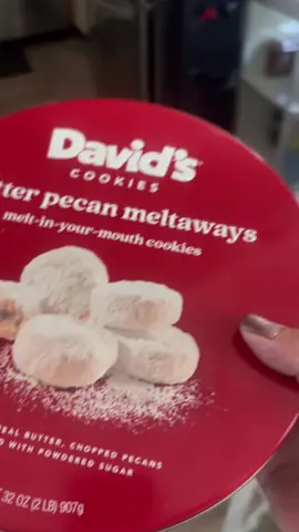 1000/10 #davidscookies #cookies #cookietok #tiktokshopcreatorpicks #dealsforyoudays 