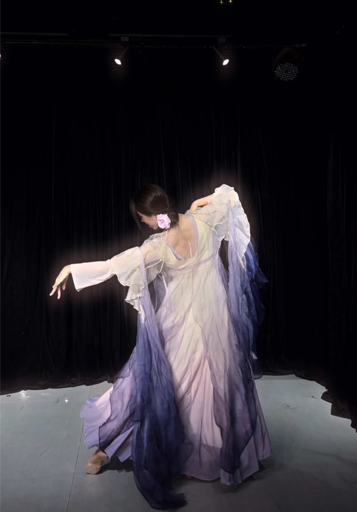 Khinh Vũ - Khẽ múa #muacotrang #cover