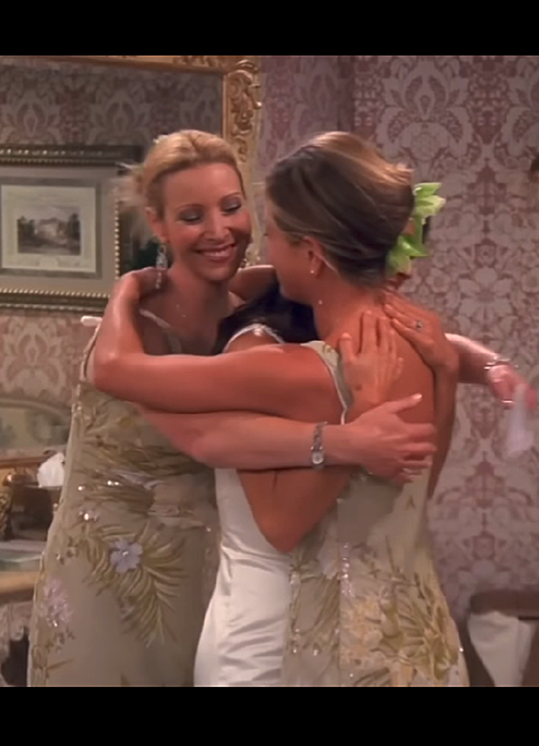 A friendship like theirs >>> #rachel #rachelgreen #jenniferaniston #monica #monicageller #courtneycox #phoebe #phoebebuffay #lisakudrow #seasons #show #fyp #friends #friendship #frienshipgoals 