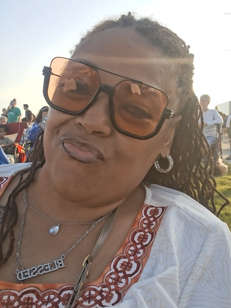 Fashion sunglasses enjoying the summer day. #fashionsunglasses #sunglasses #summeraccessories 