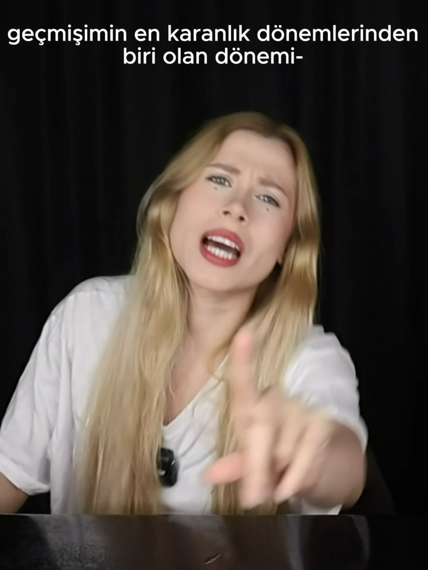 Her genç kızın yaşadığı o KARANLIK DÖNEM!😅 @ceren.demii YOUTUBE: AADemiTV BÖLÜM ADI: Aramızda Kalsın!🤫 (herkesin KPOP'a bir girişi vardır... Birde çıkamayışı!) #nbi #neysebiziilgilendirmez #shorts #komedi #komik #kpop#nbi #neysebiziilgilendirmez #shorts #komedi #komik #podcast #aademitv #demitv #kpop #taecyeon