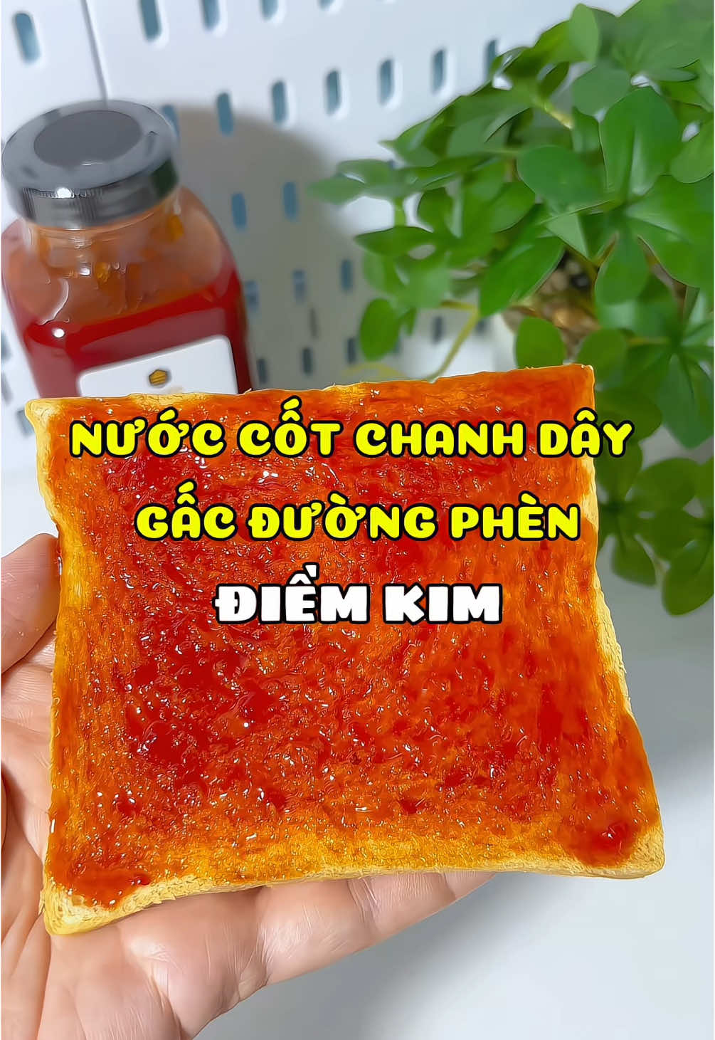 Tui mới tìm được món hay ho lắm nè, vừa uống mà còn vừa ăn được luôn. Là nước cốt chanh dây gấc đường phèn Điềm Kim nha #minhlaanh0410 #xuhuong #review #foodreview #nuoccotchanhday #nuoccotchanhdayduongphen #nuoccotchanhdaygacduongphen #nuoccotchanhdaydiemkim 
