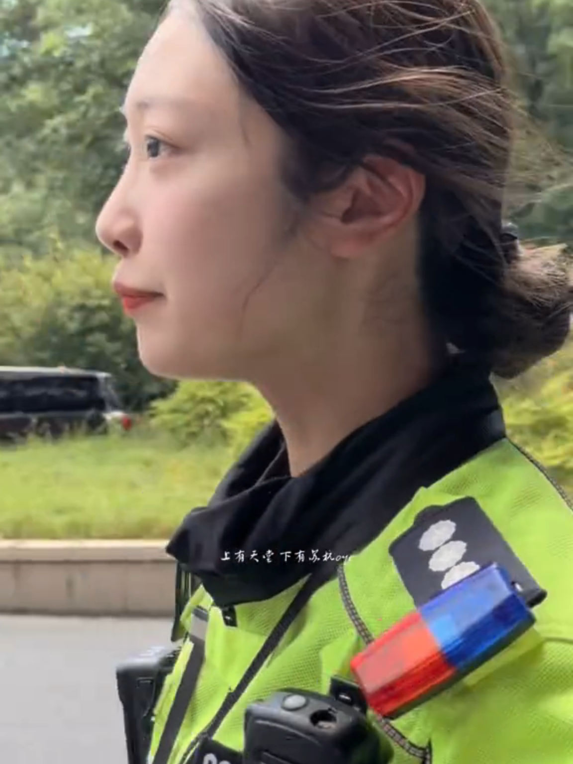 烈日炎炎，兔子警官在山里巡逻了一圈，要去稍微休息一下啦 #李語蔚 #兔子警官 #杭州 #交警 #杭州女交警 #交警正能量 #李语蔚🇨🇳