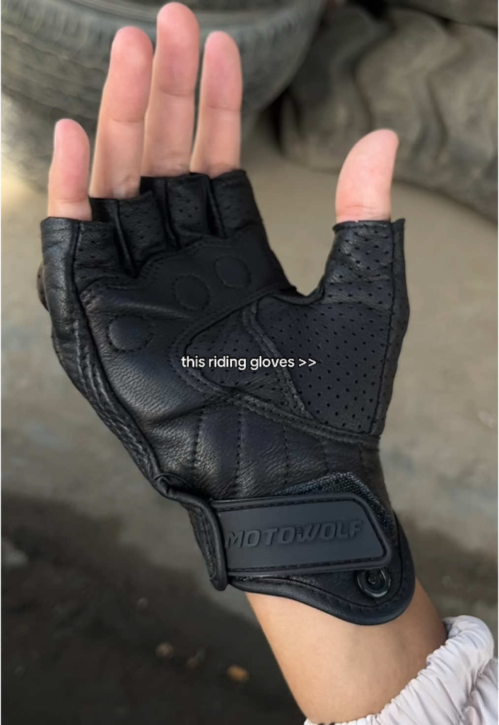 premium quality riding gloves 🏍️ #ridinggloves #motorgloves #halffingergloves #motowolf 