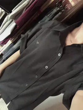 Áo sơ mi trơn logo kim loại #thoitrangnu #phoidoxinh #xhhhhhhhhhhhhhhhhhhhhhhh 