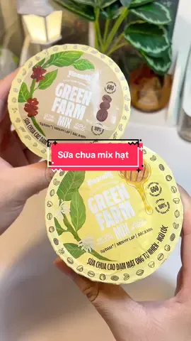 Ăn sữa chua với tui hem? 🥰 #mukbang #suachua #vinamilk #greenfarm #ancungtiktok #xuhuong 