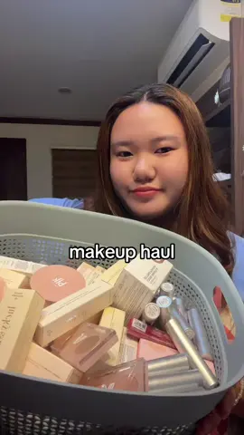 im just a girl 🎀💖 #makeuphaul #makeuptok #BeautyTok #haul #blkcosmetics #issyandcompany #grwmcosmetics #luckybeauty #chuchubeauty #vicecosmetics #foryou #fyp 