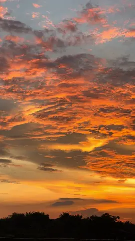 Indah tapi sementara🥀 #a7x#avengedsevenfold#avenged#fyp#sunset#senja#sky#foryou 