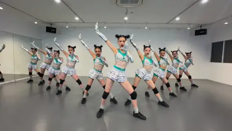 UK studioのLittle UKです🧸🫧 全国K-POPダンスコンテストDream Gateに挑戦します🩵 よろしくお願いします🙇‍♀️✨ @日本最大級全国K-POPダンスコンテストDream Gate  #dreamgatekpop  #2NE1 #imthebest #BLACKPINK #ddududdudu #kpop #dance #littleuk #UKstudio 