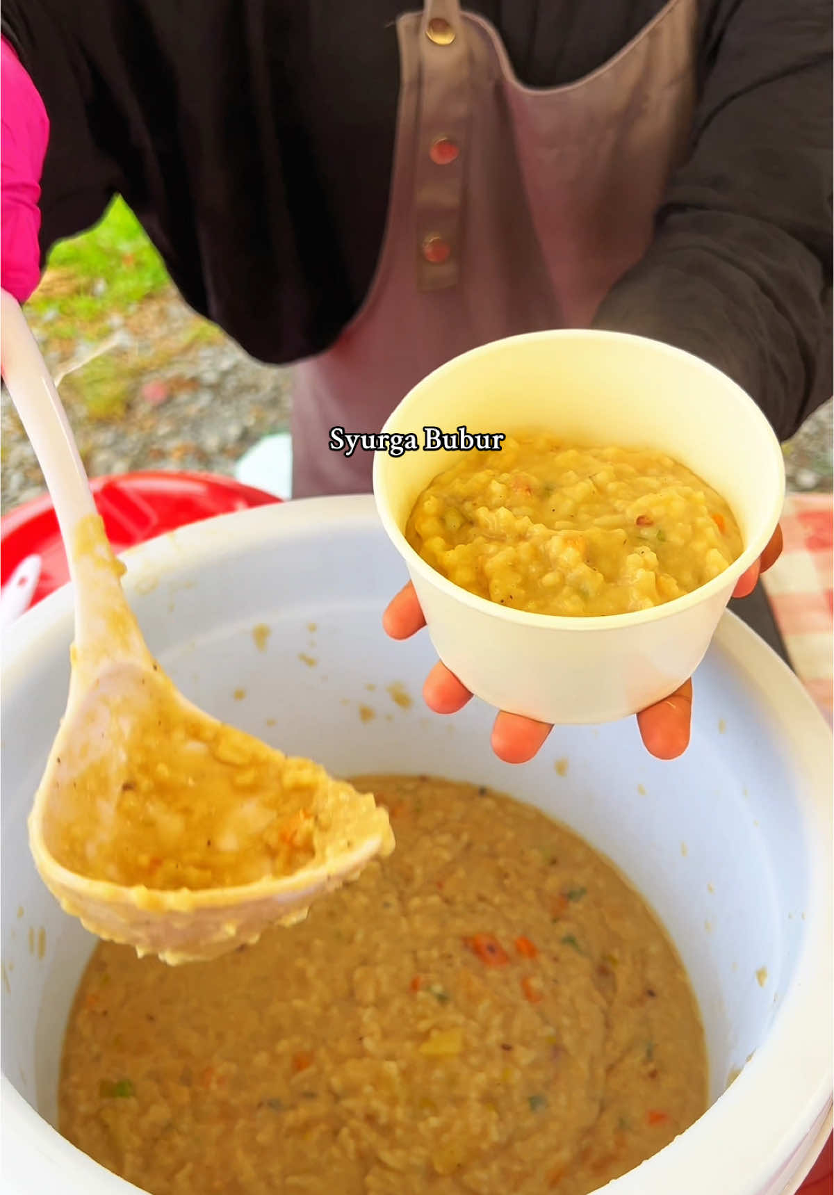 Bubur Lambuk Daging Perlis untuk hampa.Jemput bersantap semua.. 📍Syurga Bubur,Jalan TNB Kangar ⏰ 12.30 tengahari hingga habis 🗓Khamis & Ahad tutup❌ #syurgabubur #buburmanis #makananwarisan #buburlambuk #serawadurian #buburpuluthitam #buburkacang #pengatpisang #buburchacha #localfood #perlisfoodie #foryou #perlis 