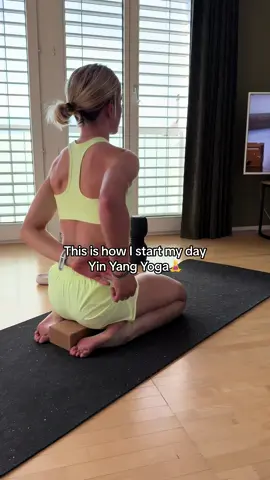 Slow mornings & Yin Yang Yoga✨ #yinyangyoga #yogagirl #sportstiktok #womeninsports #procycling #procyclist 