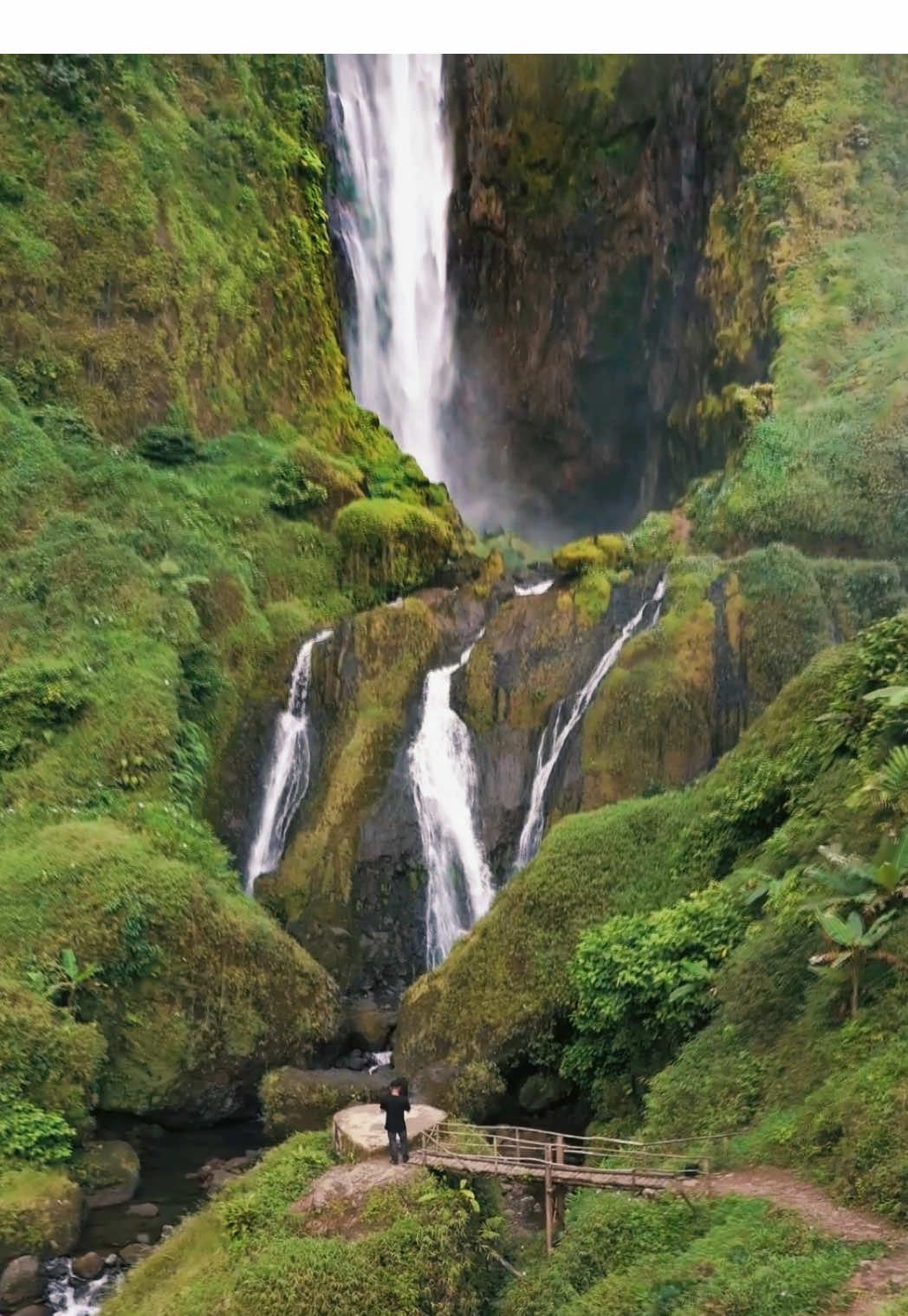 📍curug citambur, cianjur #curug #airterjun #curugcitambur #cianjur #jawabarat #wisata #indonesia #wonderfulplaces #wonderfullindonesia #healing #bandung #traveling #aesthetic #drone #djindonesia #cinematic #cinematography #videotips #holiday 
