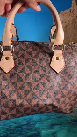 #bag #bags #totebags #crossbodybag #shoulderbags #uniquebags #purse #pursetok #womensbag #summervibes #tiktokshopsummerturnup #dealsfordays #tiktokshopcreatorpicks #TikTokShop #ttshop 