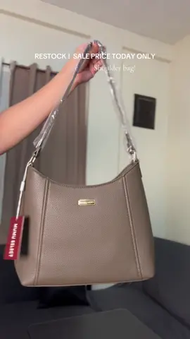 Nag restock na! check out mo na yan sis #shoulderbag #officebag #leatherbag #mumuselect #bagsontrend #fashionontrend 