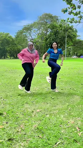banke tera jogi @💝rosazmi💖  masih angin sabah lagi 🥰  #tbl #tblproduction #rinaazmi #bollywooddance #hindi #tiktokindia #tiktok_india #dancer #fyp #masukberanda #tariindia #tiktokmalaysia #tiktokindonesia #pencintaindia #srk #kingkhan #shahrukhkhan #juhichawla #banketerajogi 