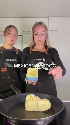 Мексиканский хот-дог #mexicanhotdogs #mexico🇲🇽 #mexicantiktok #mexican #dinner #FoodTok #cooking #готовка #семья #fyp #реки #dinnertime 