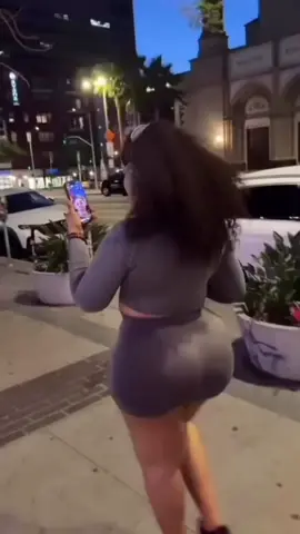 Cool evening Strolling to the gym on the street of Los Angelese (ca) #fyp #f #foryoupage #funny #hot #c #girls #luxury #naijatiktok #usatiktokE #america #goviral #goviral #grow #gaming #trendingvideo #trends #trendingsong #tik_tok #tiktokindia #tik #tiktokviral #tiktoktainment #timnasindonesia #tiktok_india #tiktoker #nigeriantiktok #night #dubai 